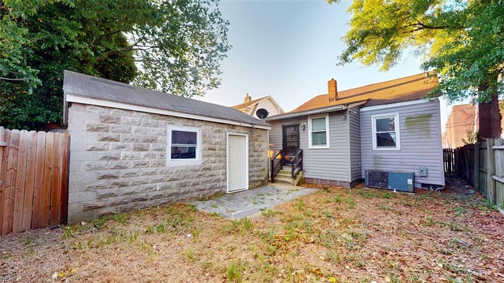 1128 Hugo St Property Photo 43