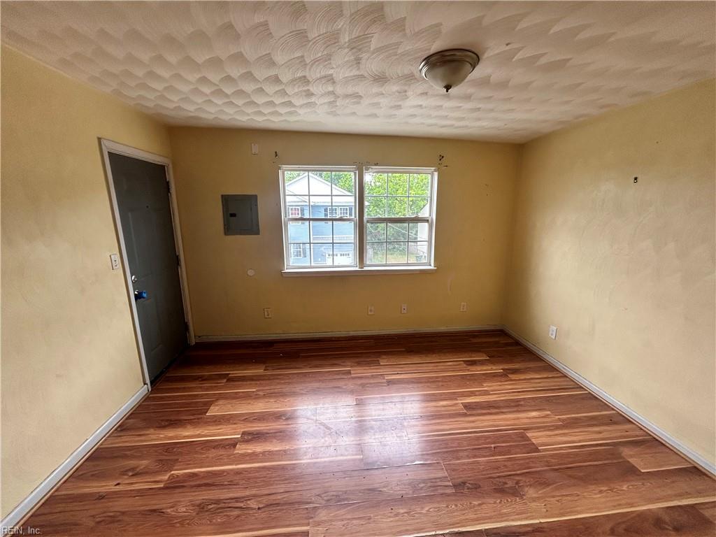 730 Roswell Ave Property Photo 2