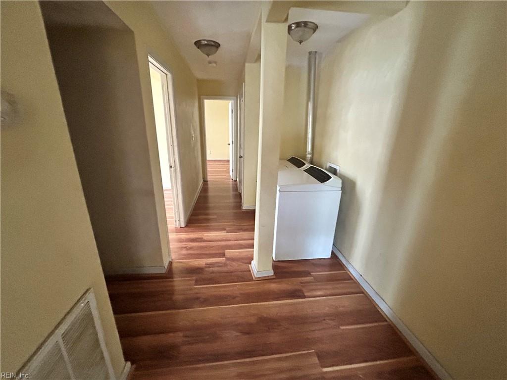 730 Roswell Ave Property Photo 3