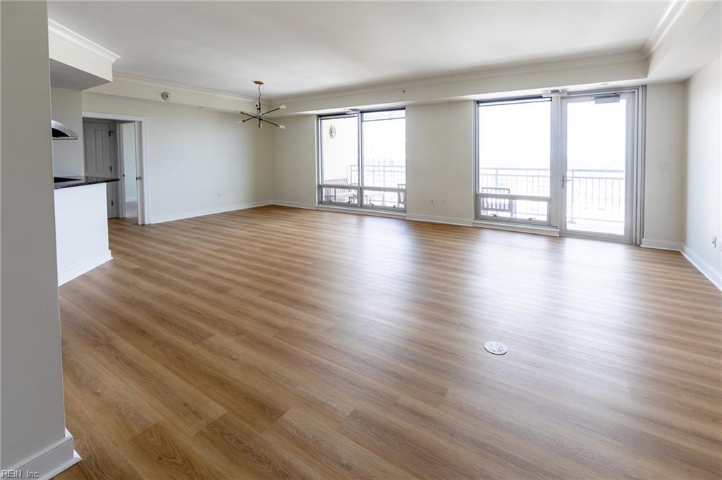 4545 Commerce St Property Photo 5