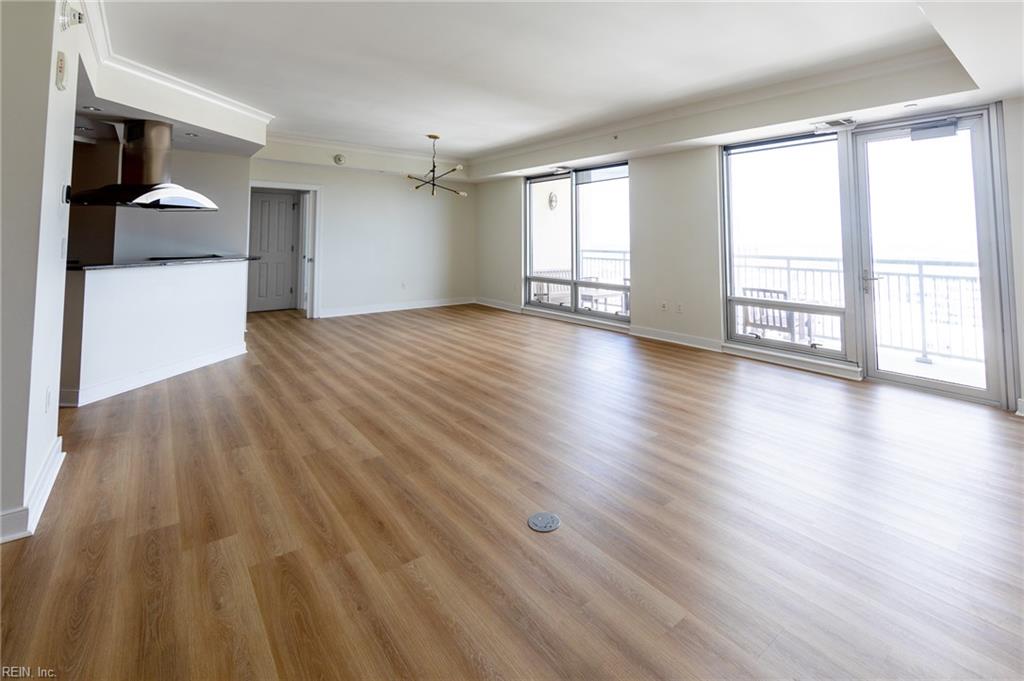 4545 Commerce St Property Photo 6