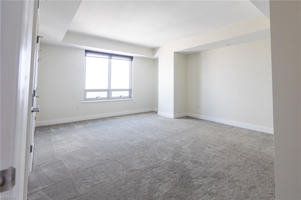4545 Commerce St Property Photo 9