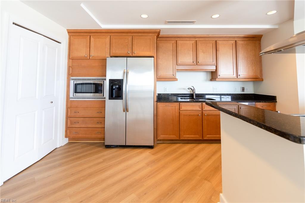 4545 Commerce St Property Photo 15
