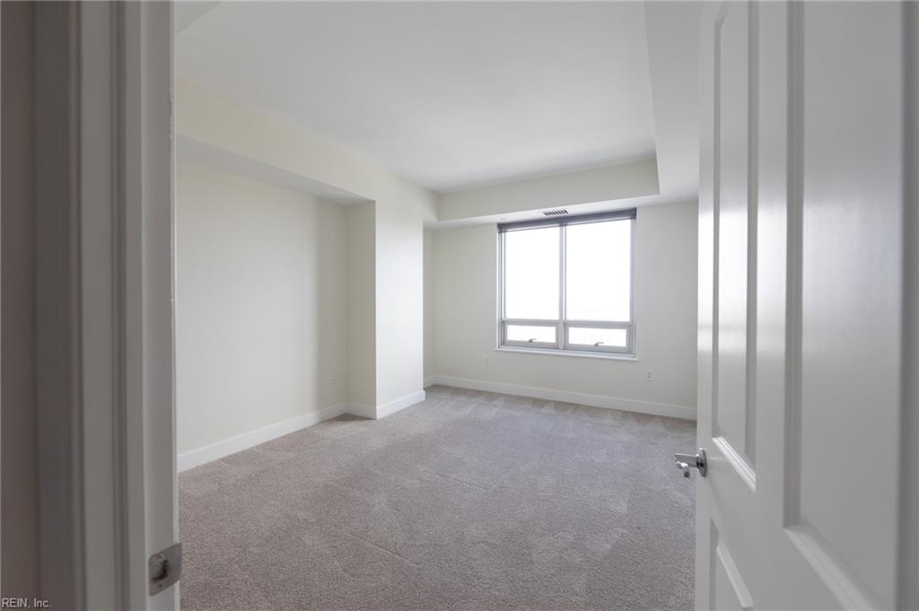 4545 Commerce St Property Photo 17