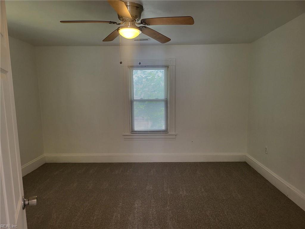 108 E Howard St Property Photo 12