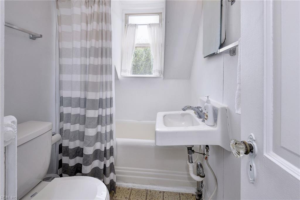708 Wythe Ln Property Photo 14