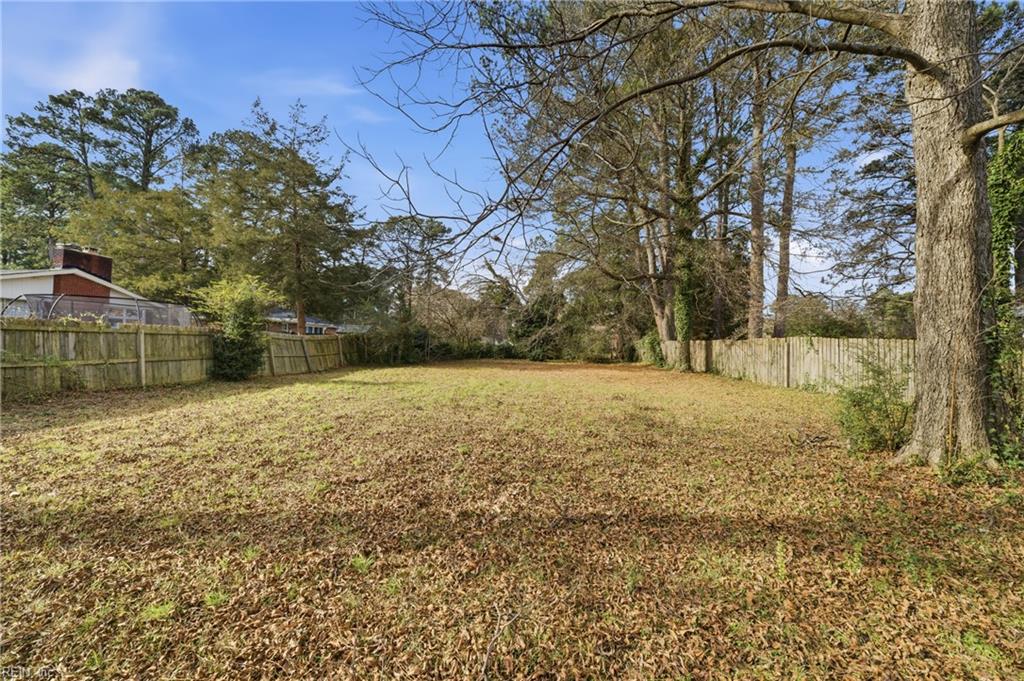 4904 Holly Rd Property Photo 16