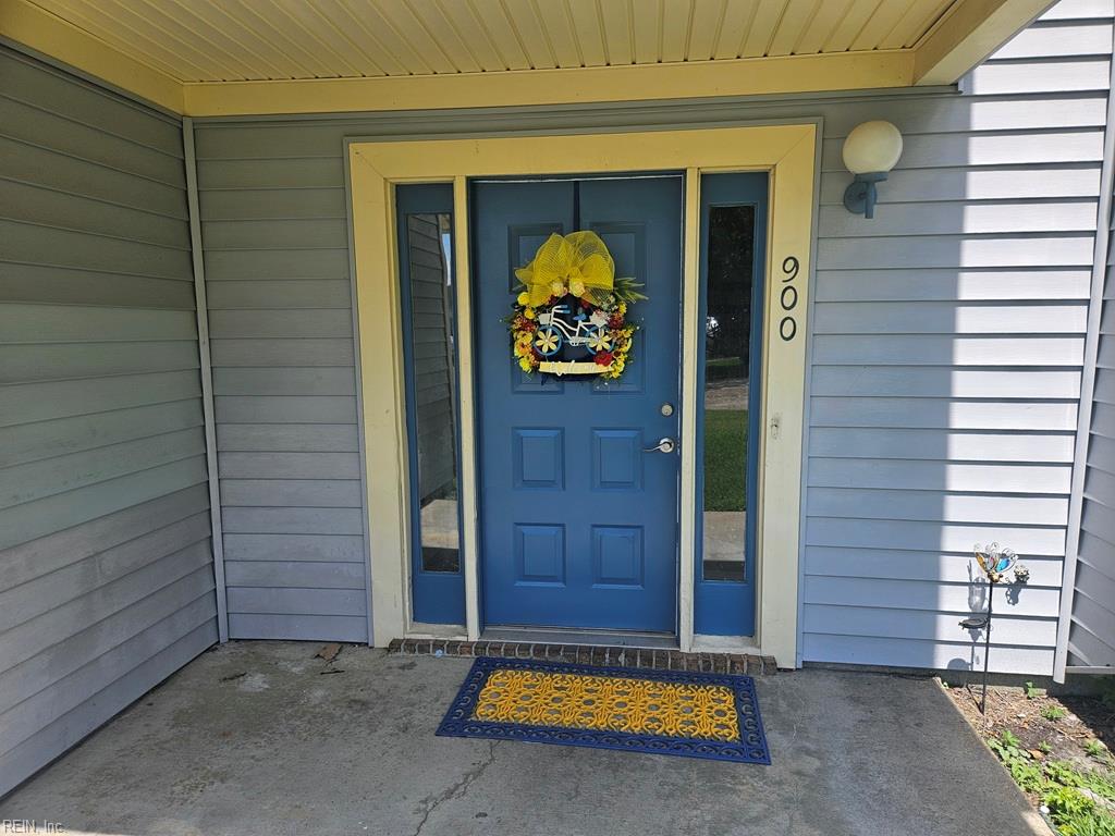 900 Meadowburm CIR Property Photo 1