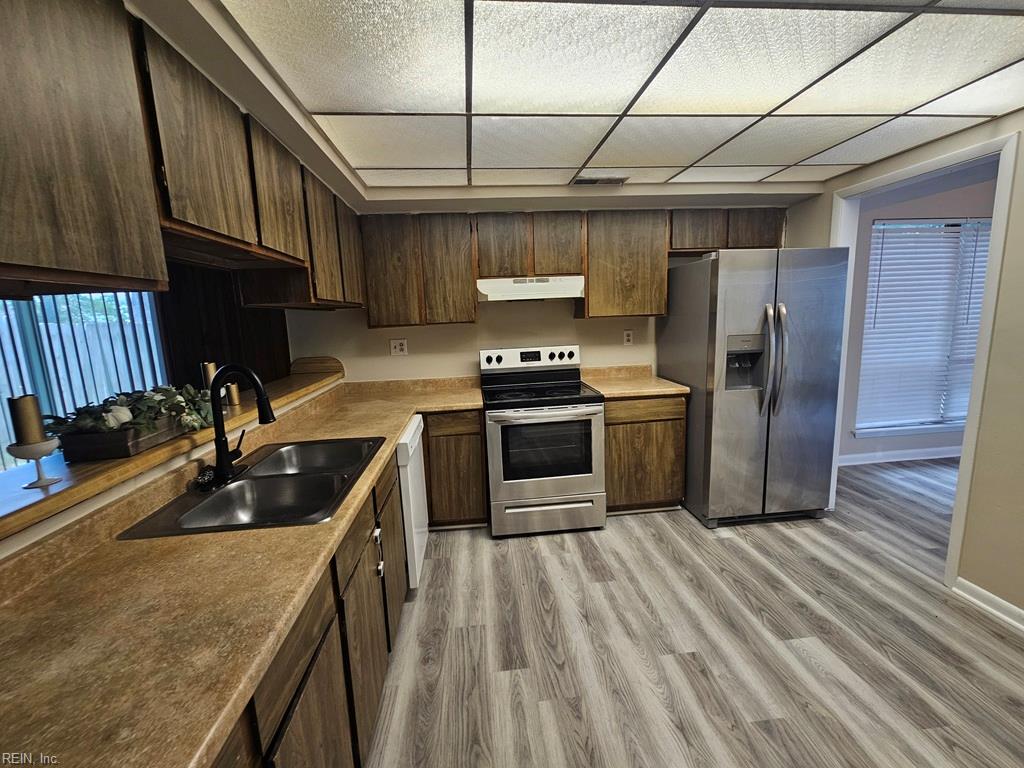 900 Meadowburm Cir Property Photo 6