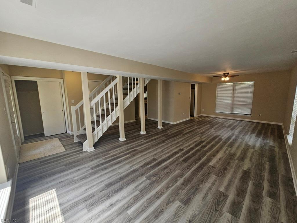 900 Meadowburm Cir Property Photo 11