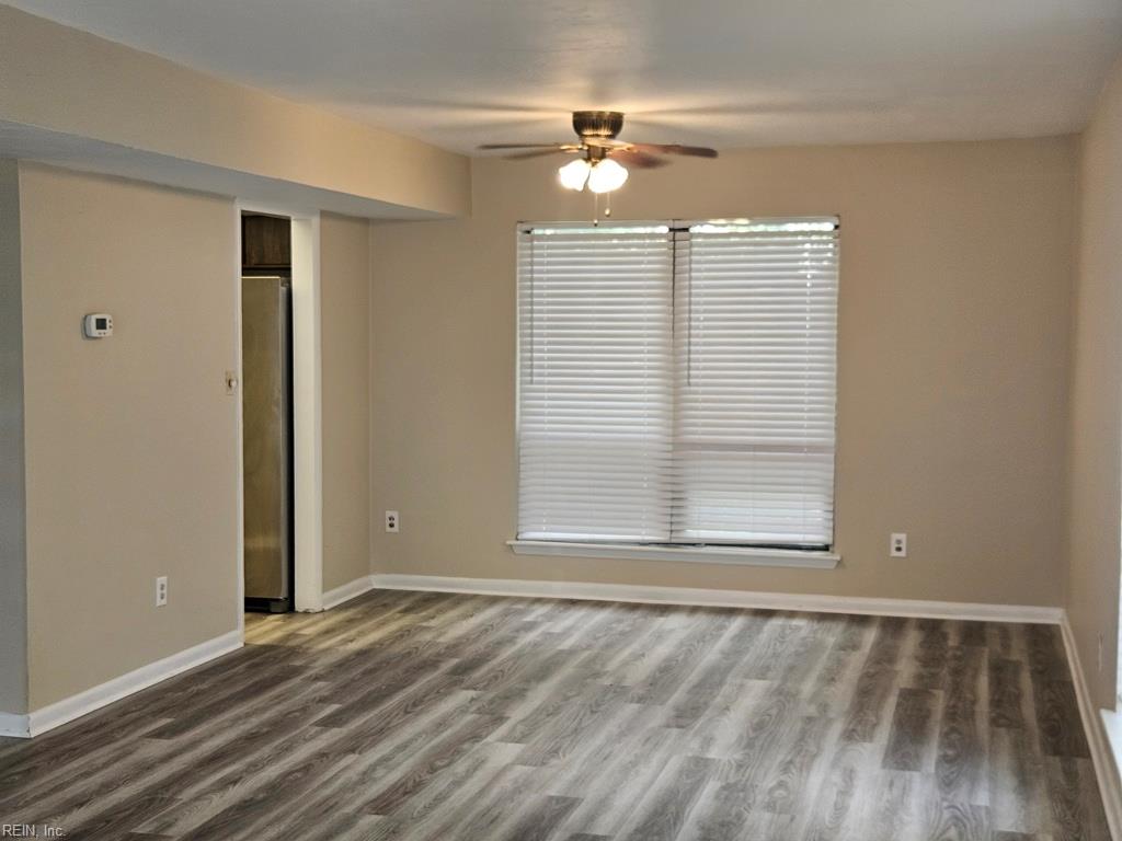 900 Meadowburm Cir Property Photo 12