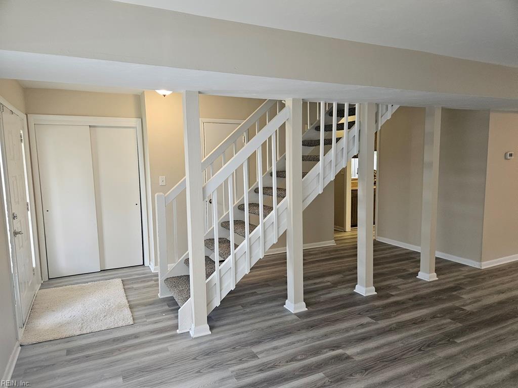 900 Meadowburm Cir Property Photo 13