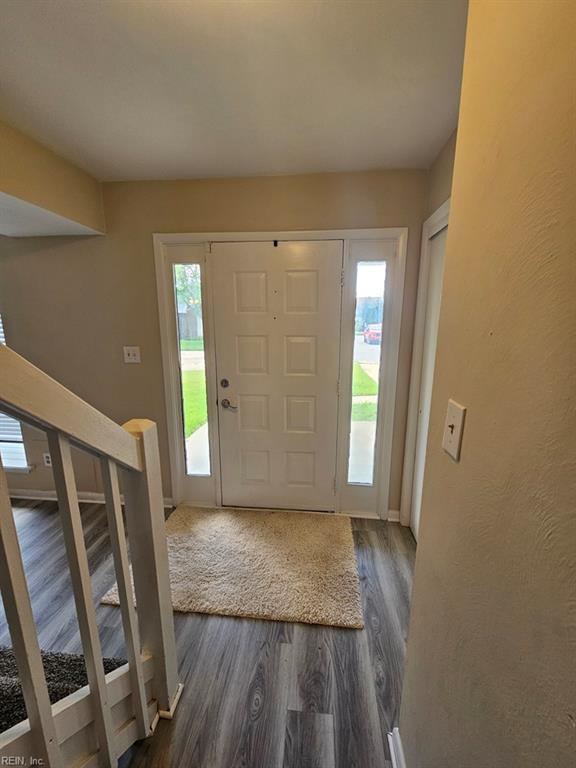 900 Meadowburm Cir Property Photo 14