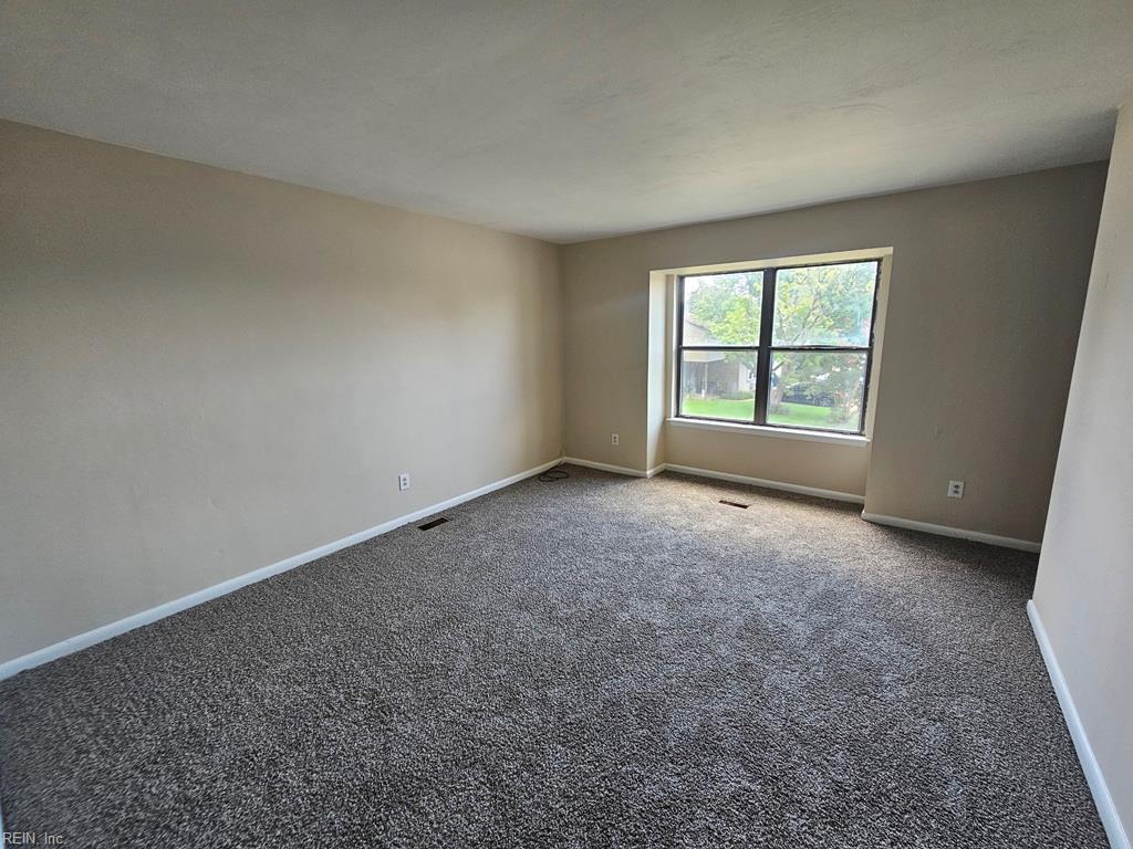 900 Meadowburm Cir Property Photo 19