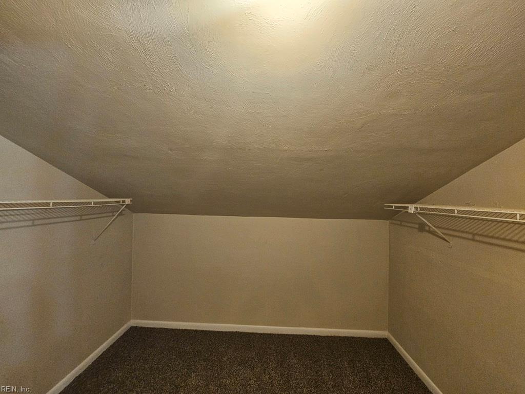 900 Meadowburm Cir Property Photo 21
