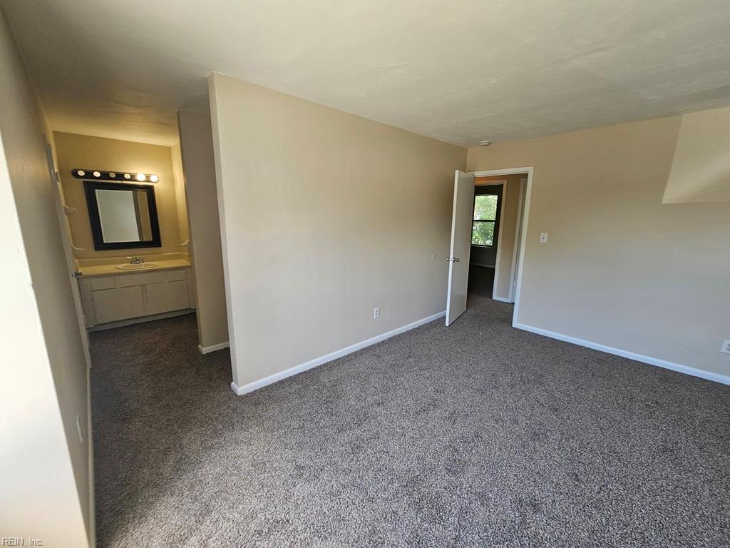 900 Meadowburm Cir Property Photo 23