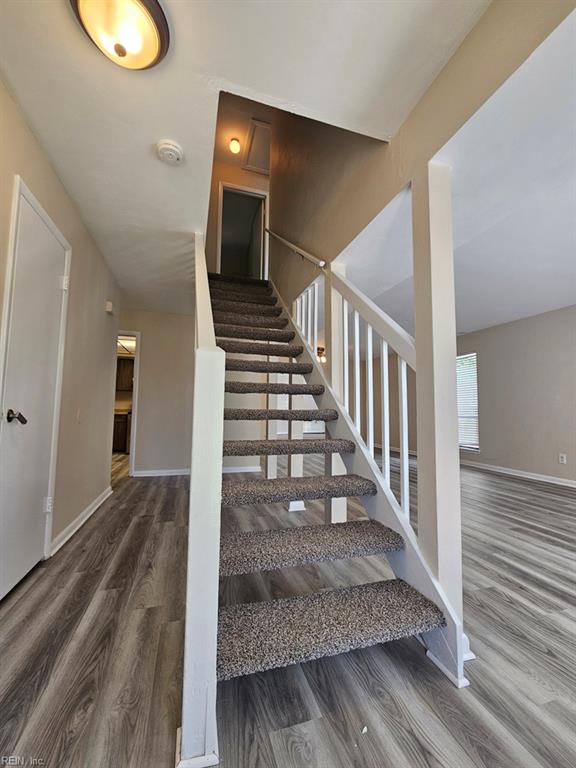 900 Meadowburm Cir Property Photo 24