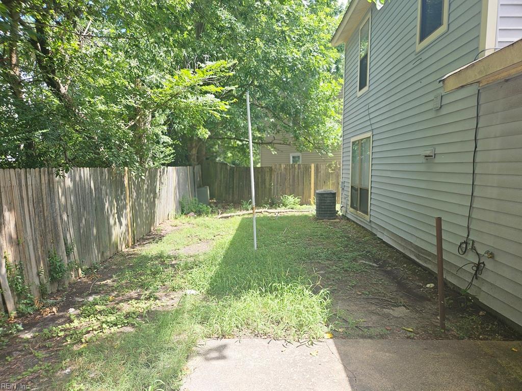 900 Meadowburm Cir Property Photo 28