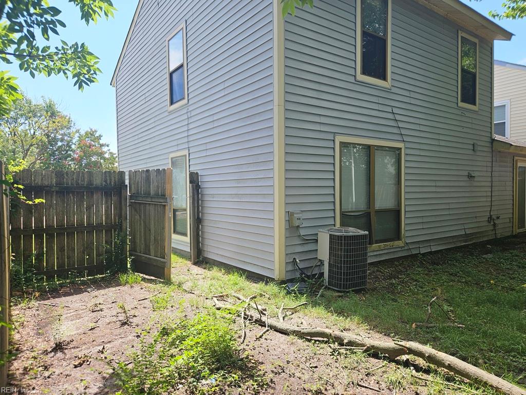 900 Meadowburm Cir Property Photo 29