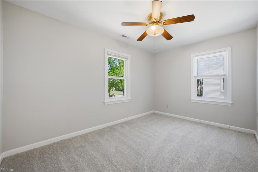 10 Brentwood Dr Property Photo 16