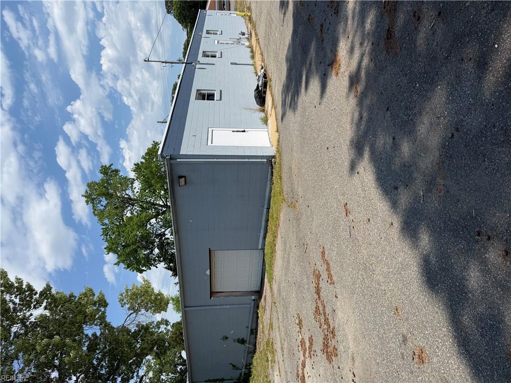 5947 Jefferson Ave Property Photo 2
