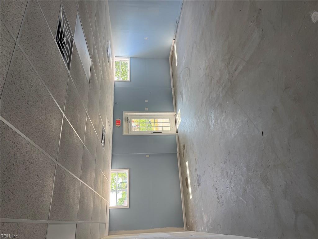 5947 Jefferson Ave Property Photo 3