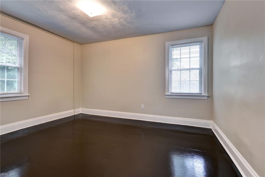 1028 37th St Property Photo 15
