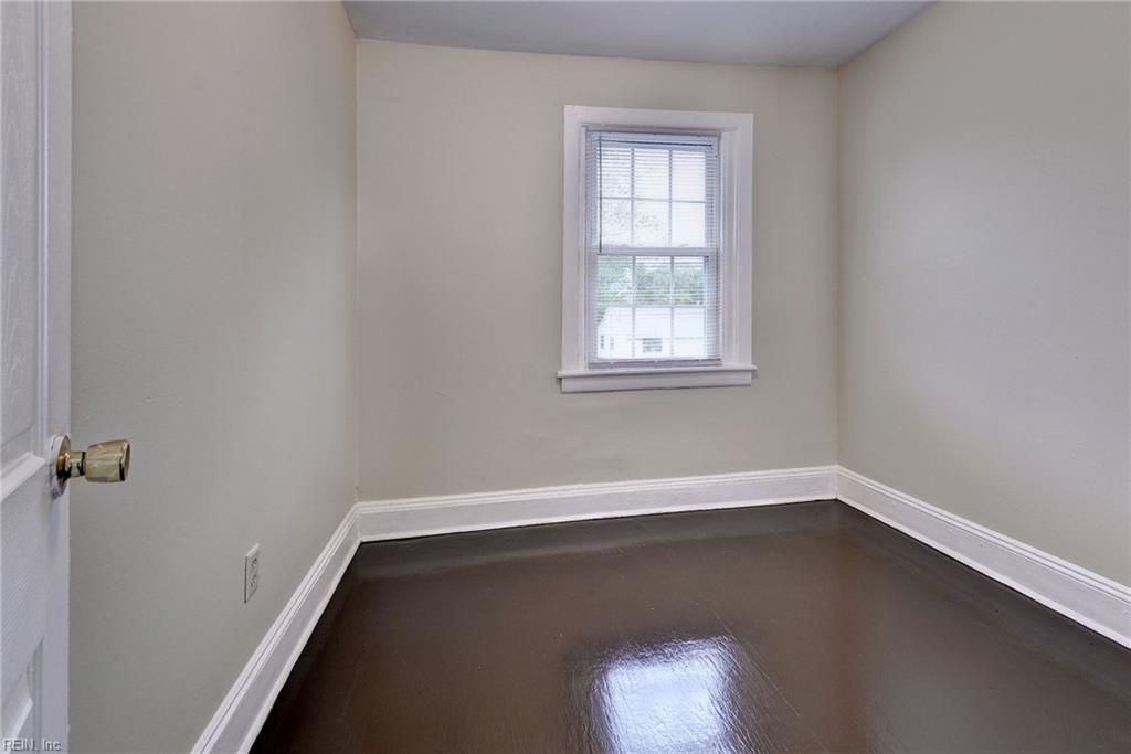 1028 37th St Property Photo 18