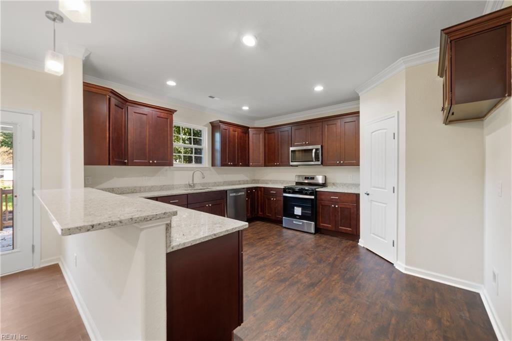 17319 Warwick Blvd Property Photo 12