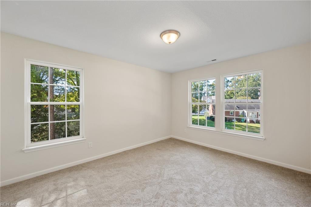 17319 Warwick Blvd Property Photo 24