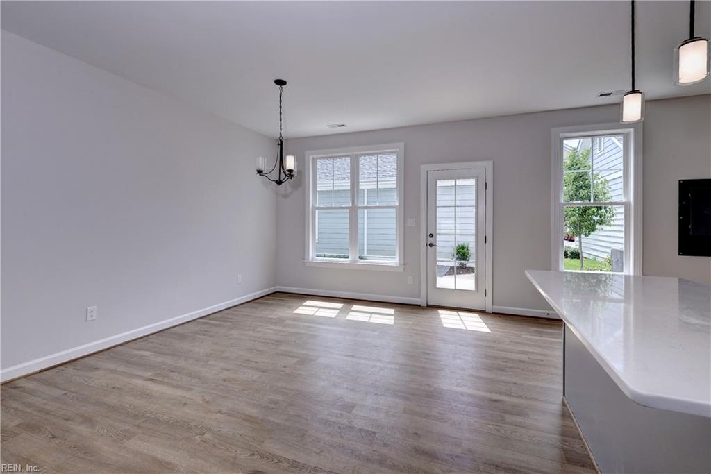 3557 Amberley Way Property Photo 5