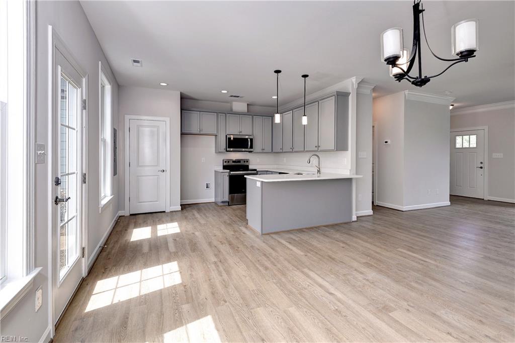 3557 Amberley Way Property Photo 6