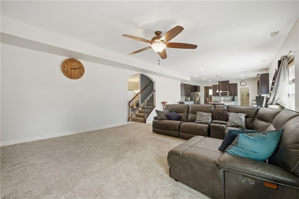 1633 Banff Ct Property Photo 9