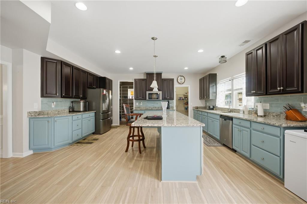 1633 Banff Ct Property Photo 12