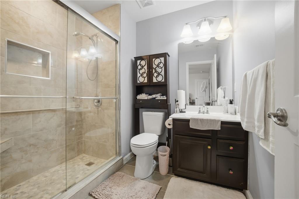 1633 Banff Ct Property Photo 19