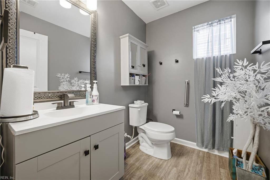 1633 Banff Ct Property Photo 38