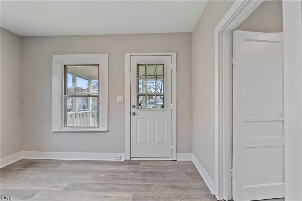 210 Baker St Property Photo 8