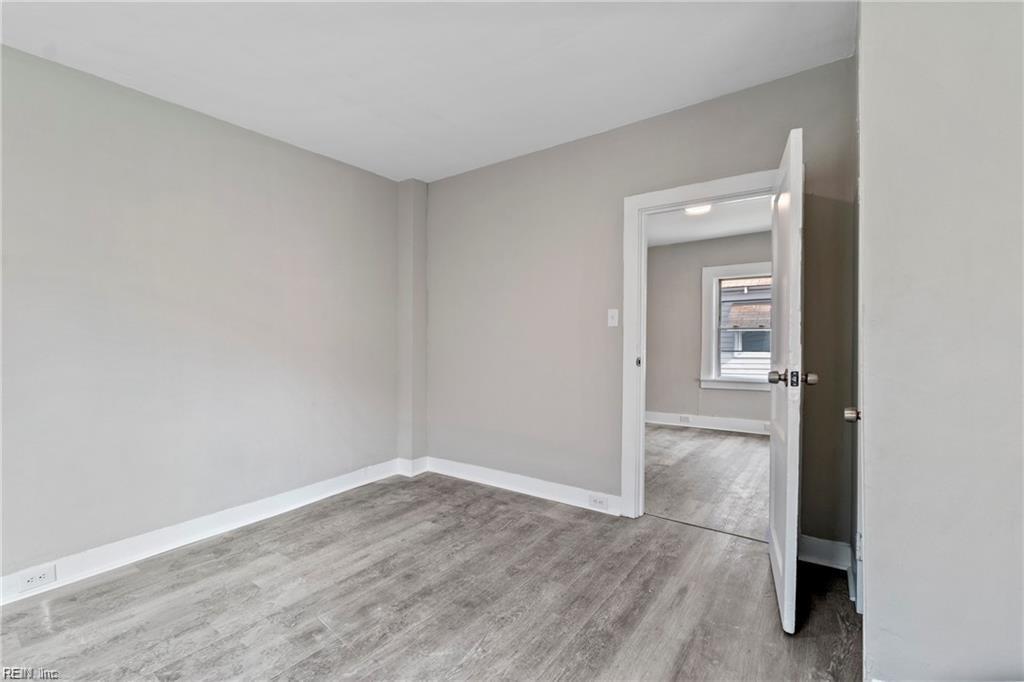 210 Baker St Property Photo 11