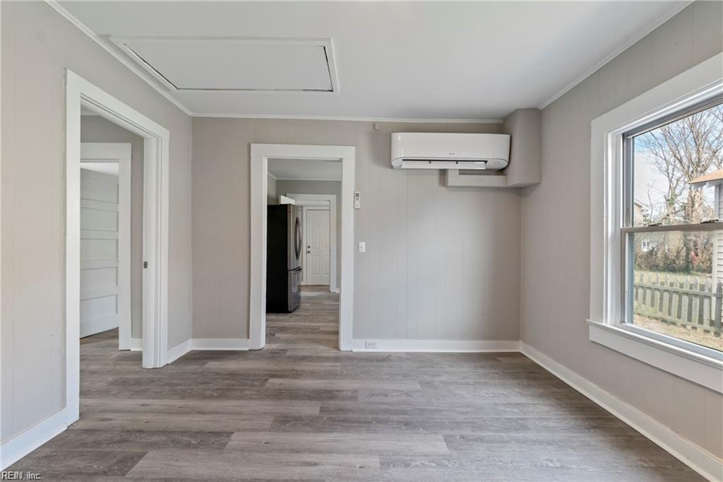 210 Baker St Property Photo 12