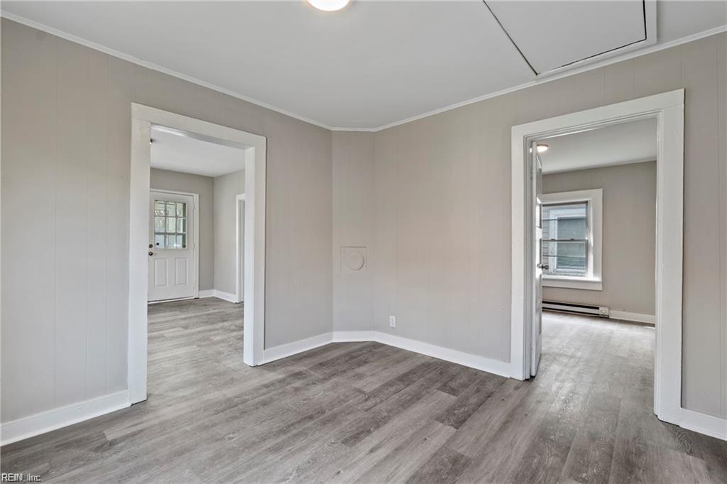 210 Baker St Property Photo 13