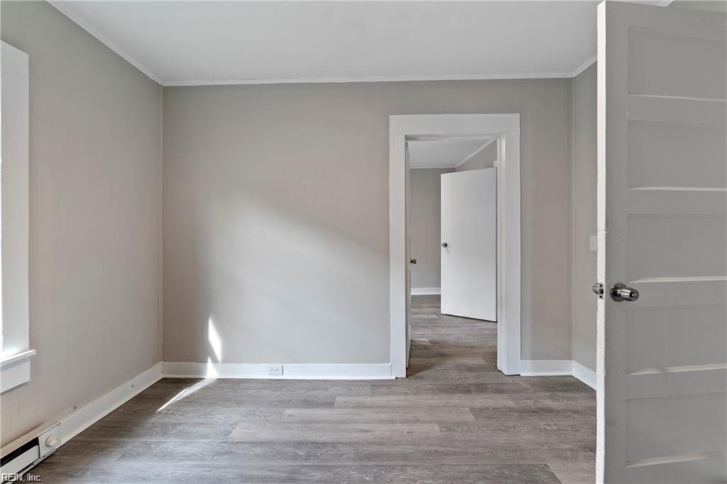 210 Baker St Property Photo 15