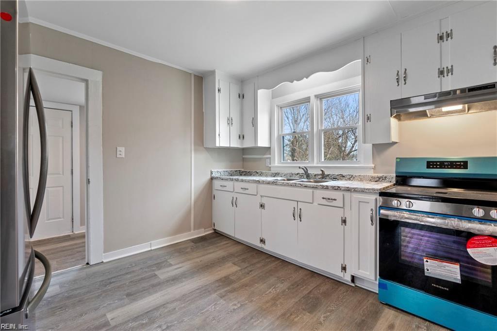 210 Baker St Property Photo 18