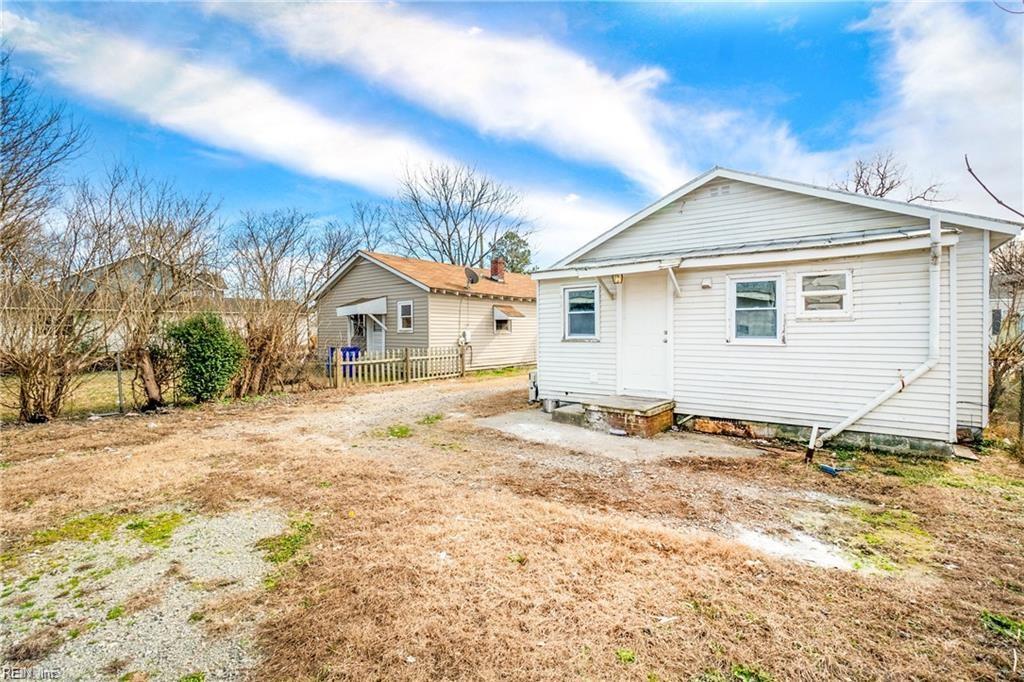 210 Baker St Property Photo 23