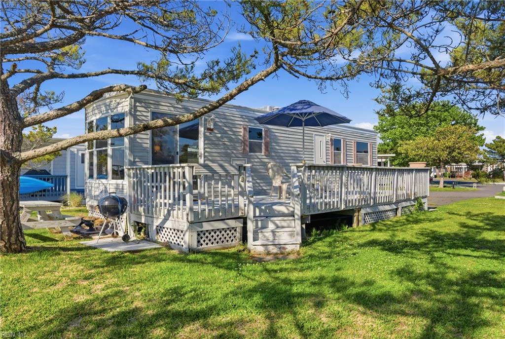 3665 Sandpiper Rd Property Photo 4