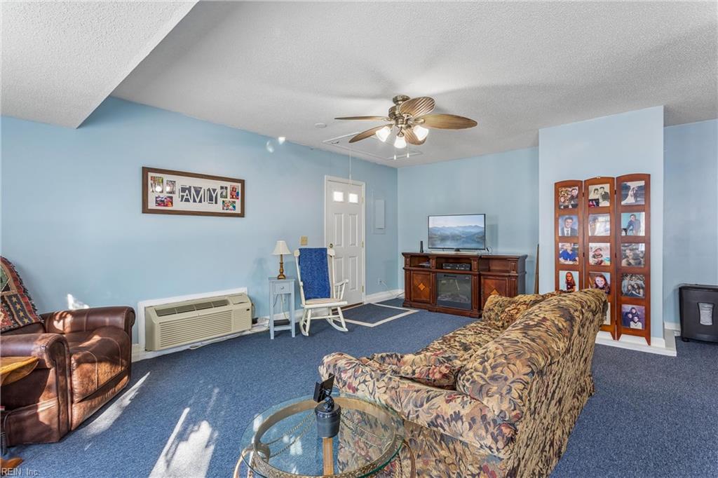 867 Belvoir Cir Property Photo 32