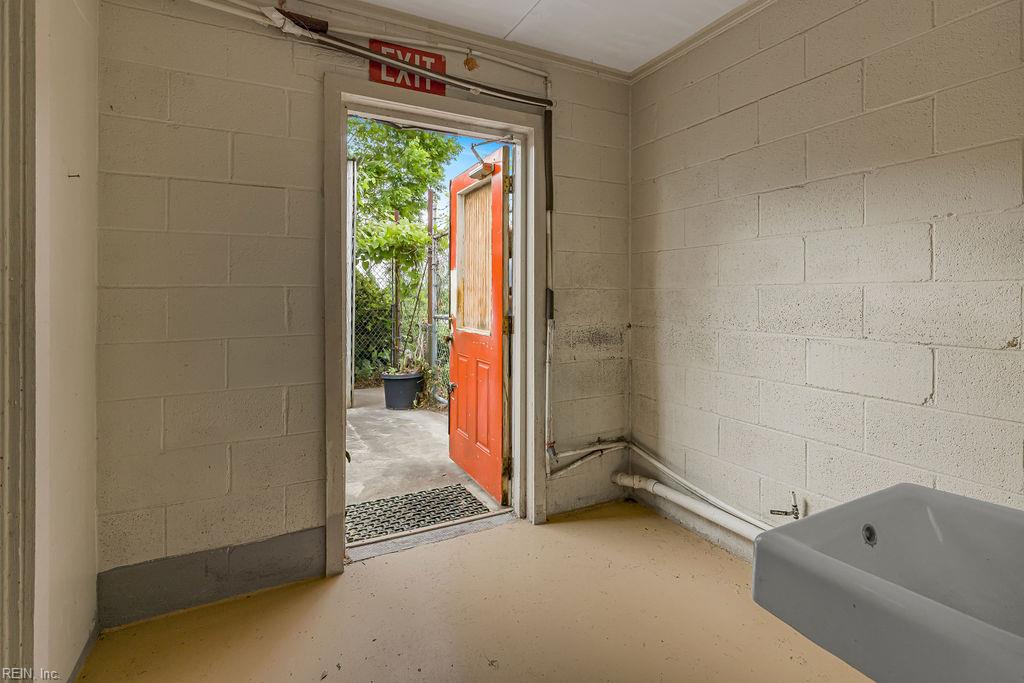 23218 Main St Property Photo 5
