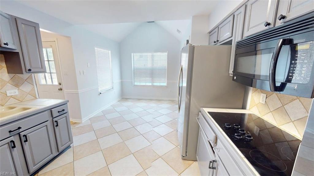 3125 Niagara Way Property Photo 7