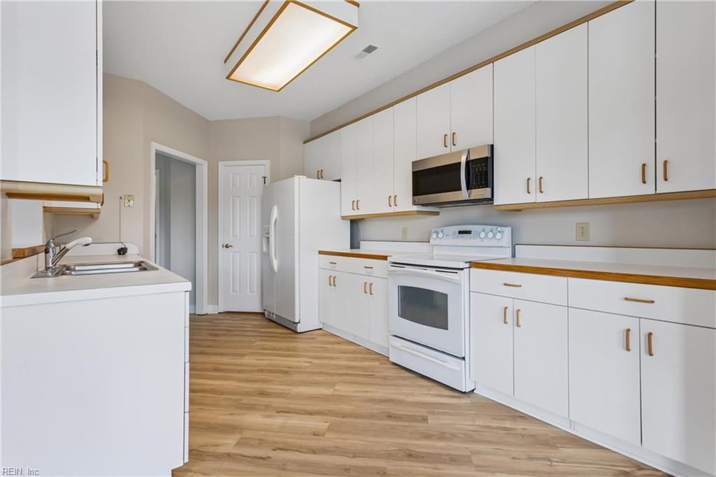 1024 Porte Harbour Arch Property Photo 17