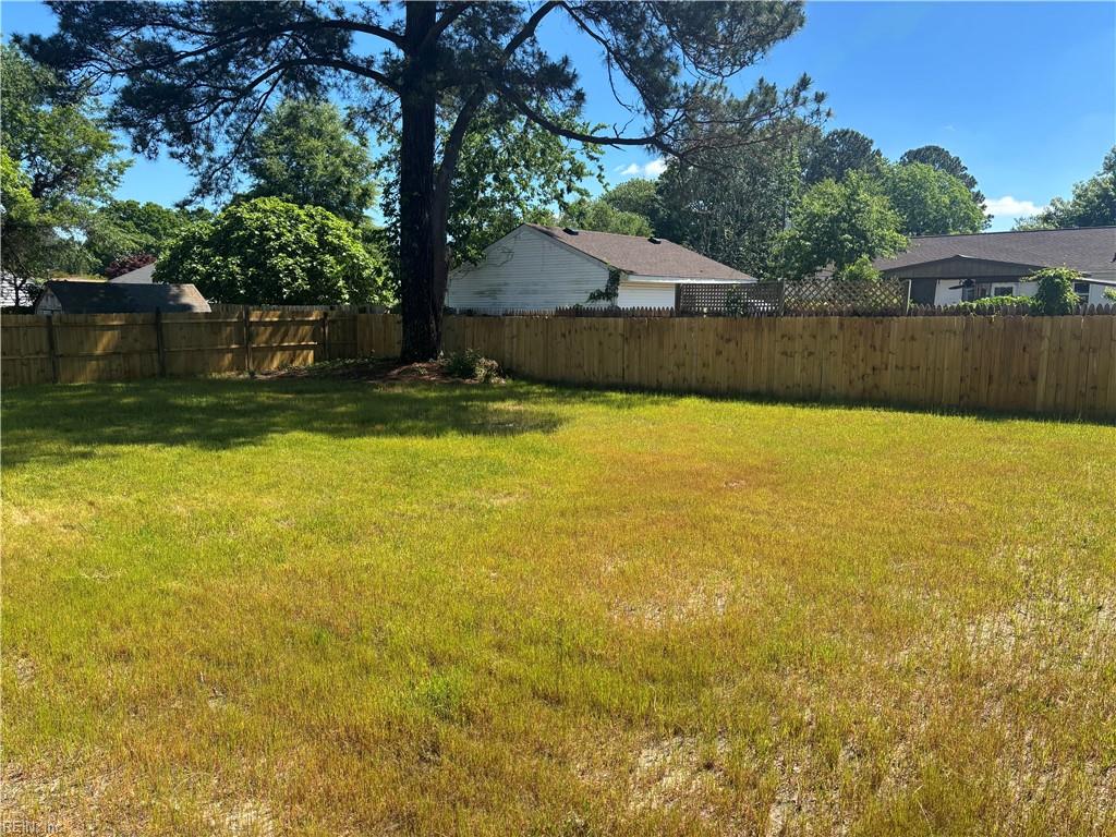 609 Berkshire Rd Property Photo 11