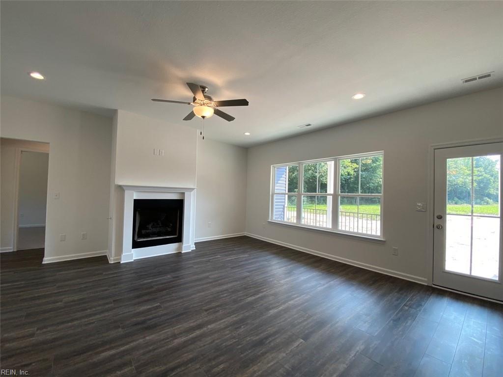 2105 Holland Corner Rd Property Photo 2